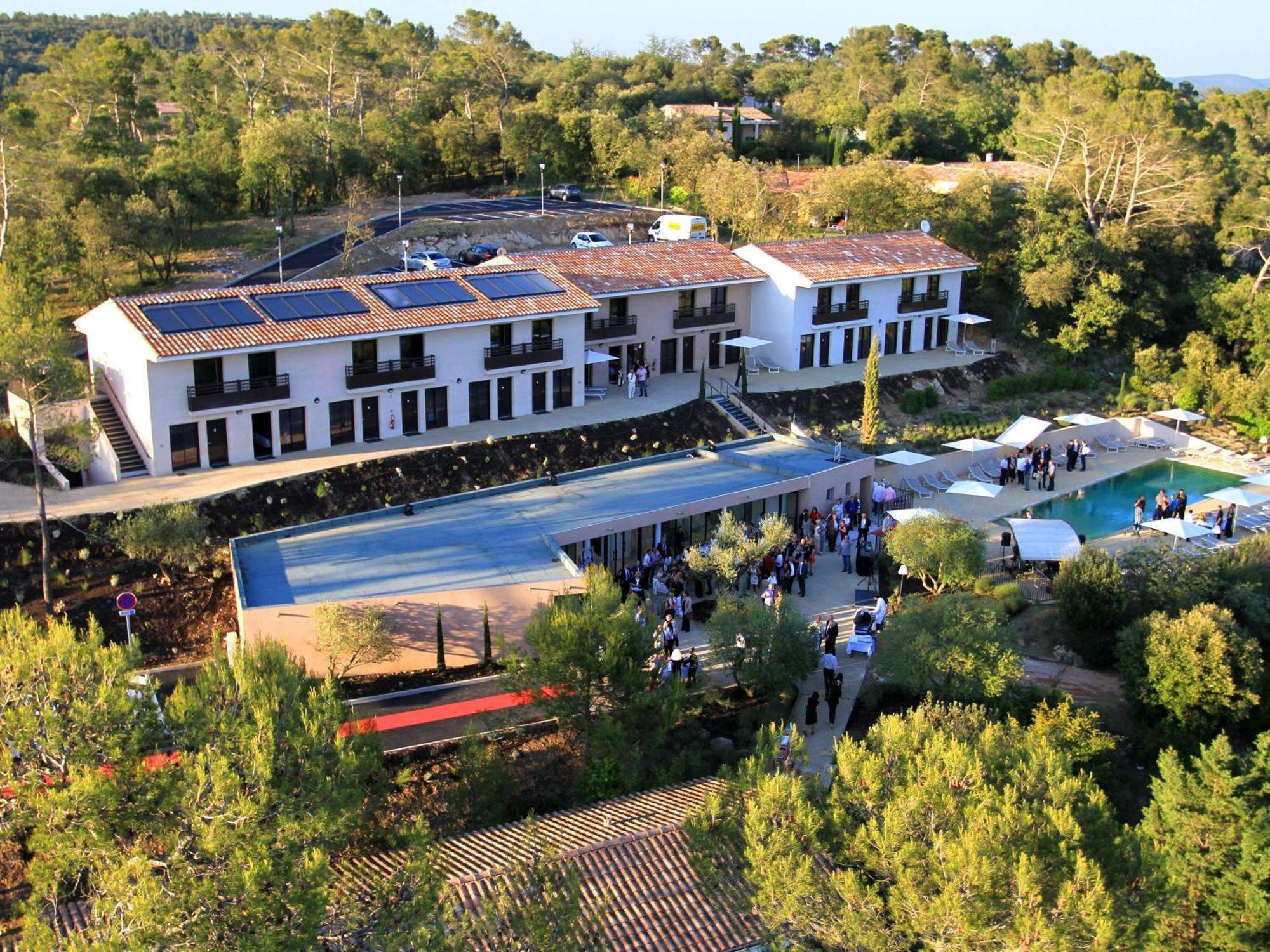 Mercure Brignoles Golf De Barbaroux & Spa Bagian luar foto