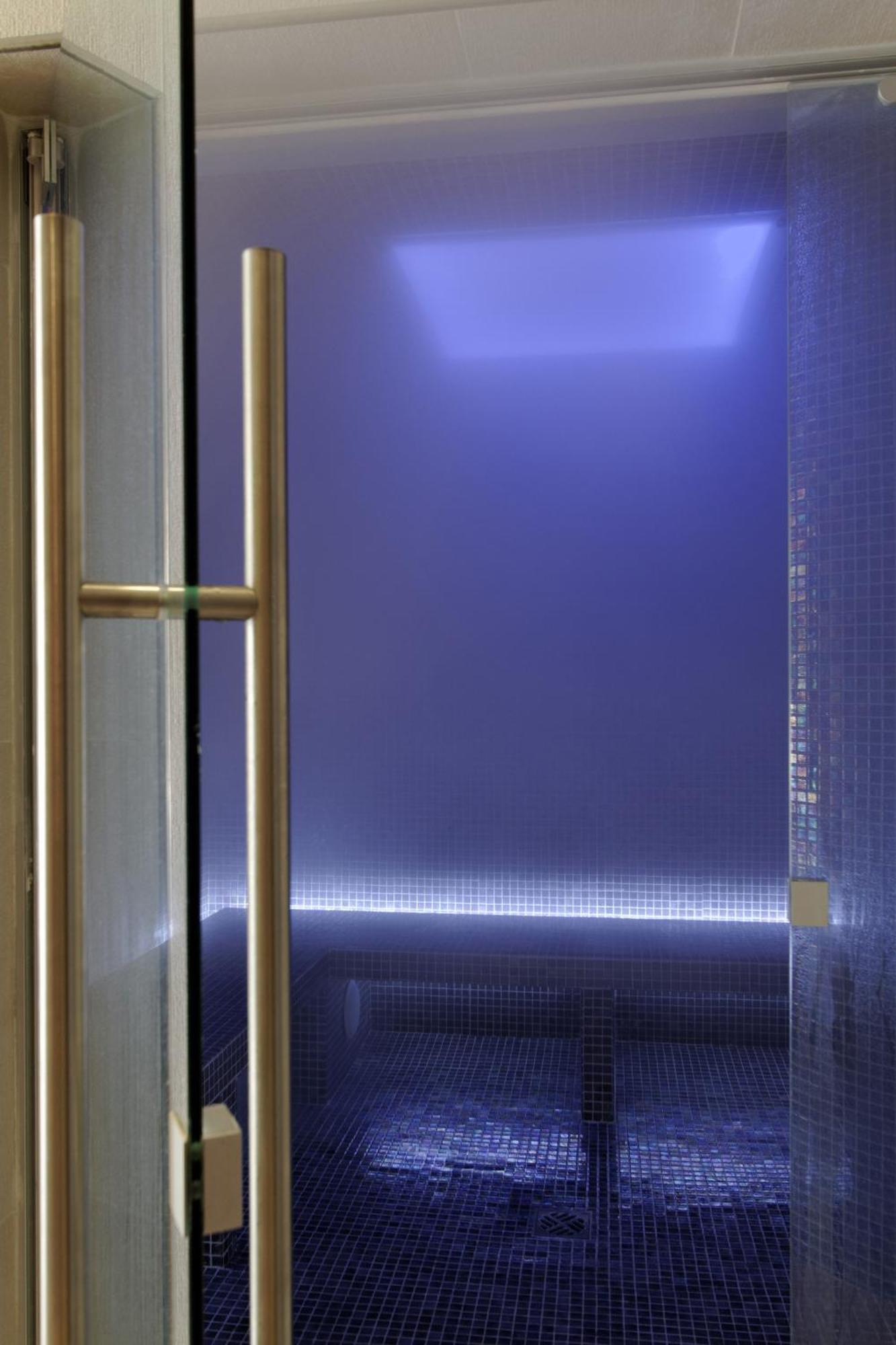 Mercure Brignoles Golf De Barbaroux & Spa Bagian luar foto