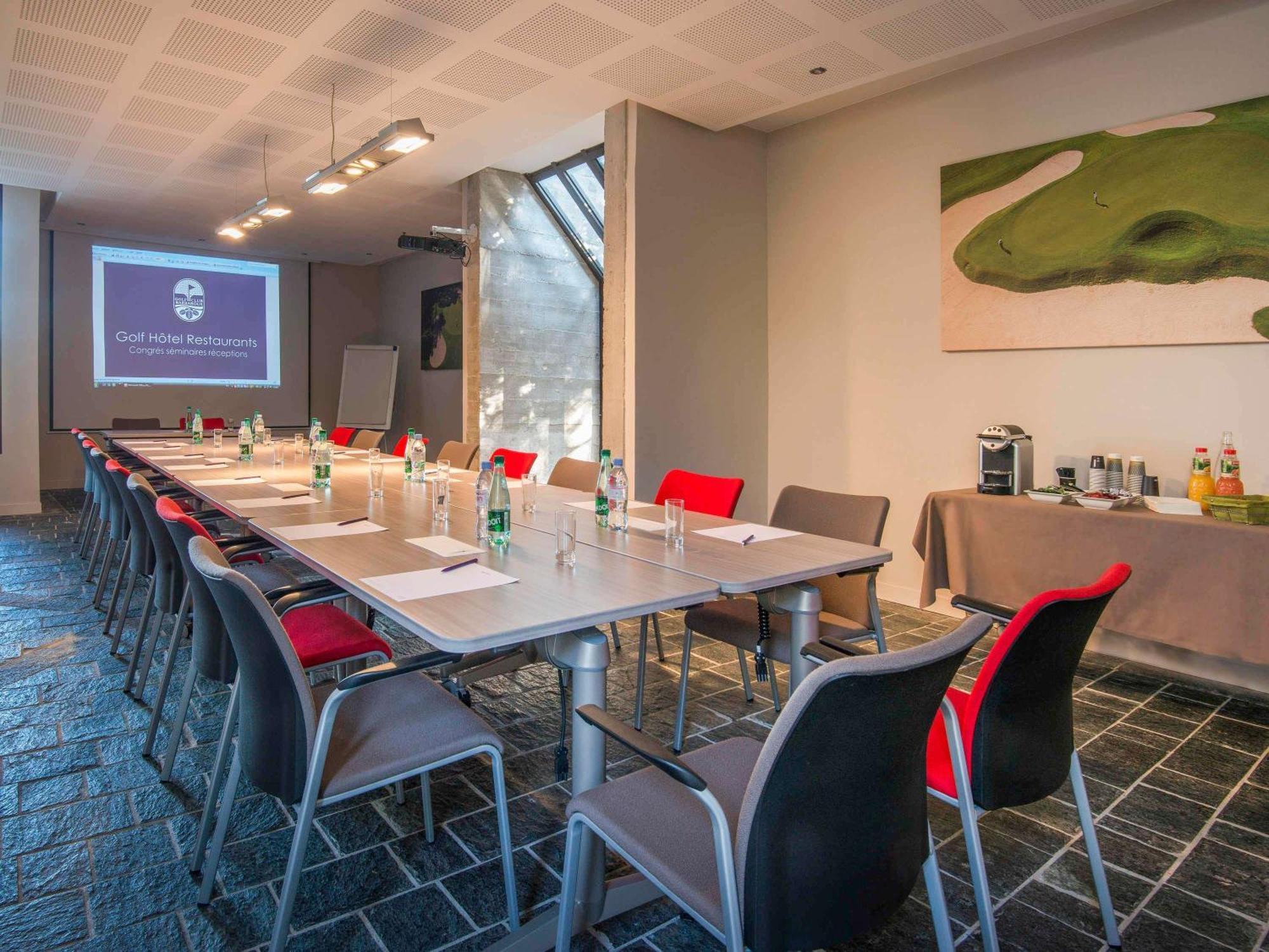 Mercure Brignoles Golf De Barbaroux & Spa Bagian luar foto