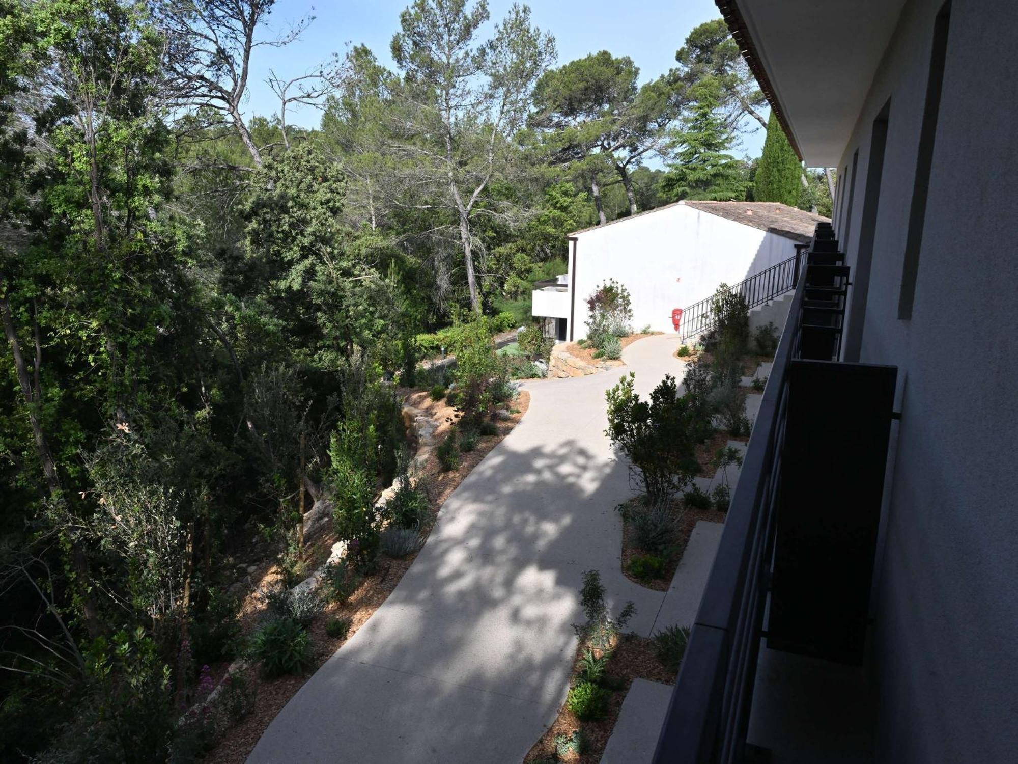 Mercure Brignoles Golf De Barbaroux & Spa Bagian luar foto