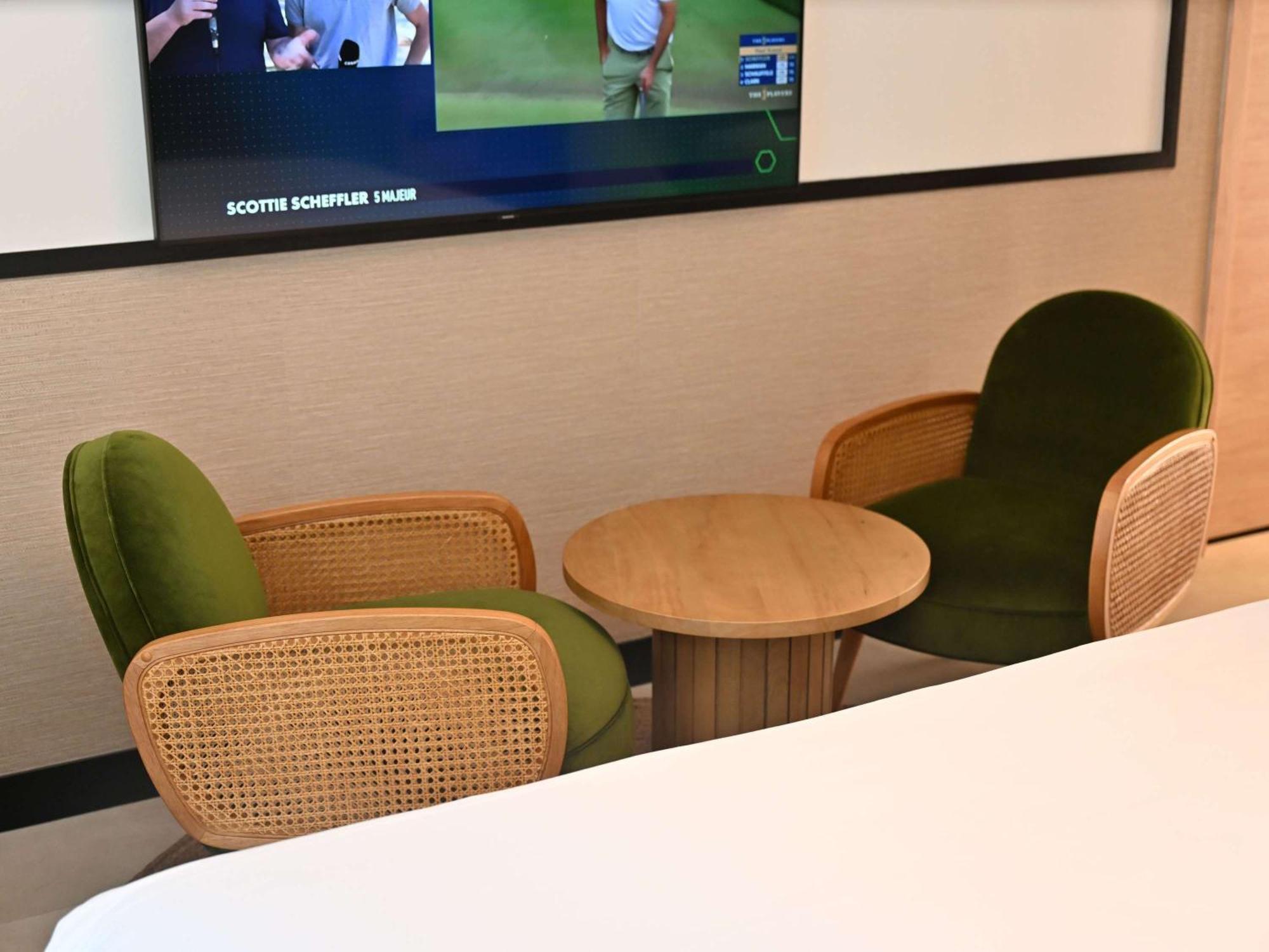 Mercure Brignoles Golf De Barbaroux & Spa Bagian luar foto