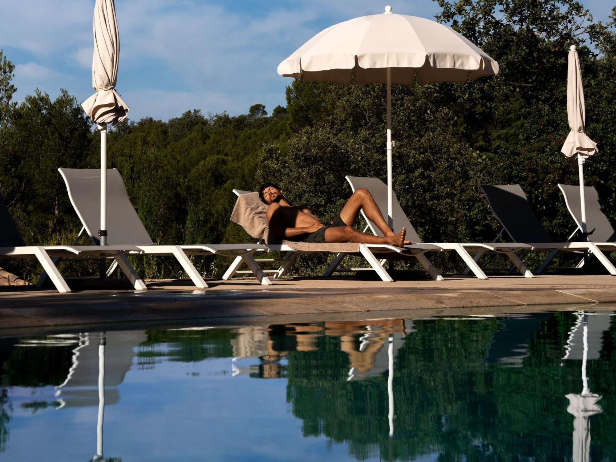 Mercure Brignoles Golf De Barbaroux & Spa Bagian luar foto