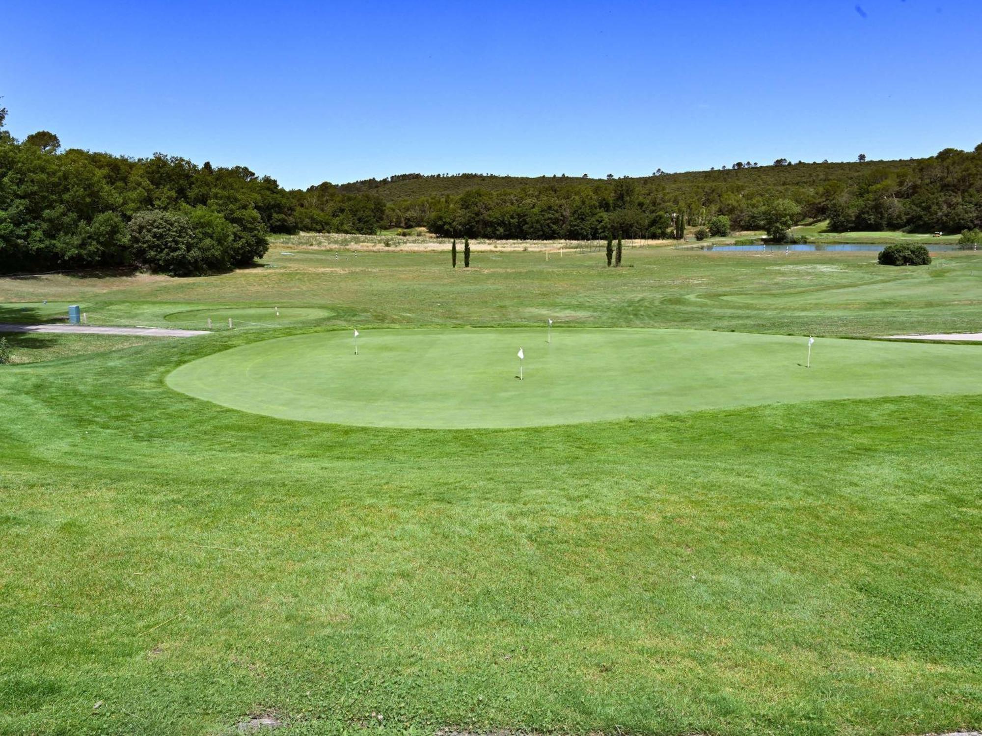 Mercure Brignoles Golf De Barbaroux & Spa Bagian luar foto
