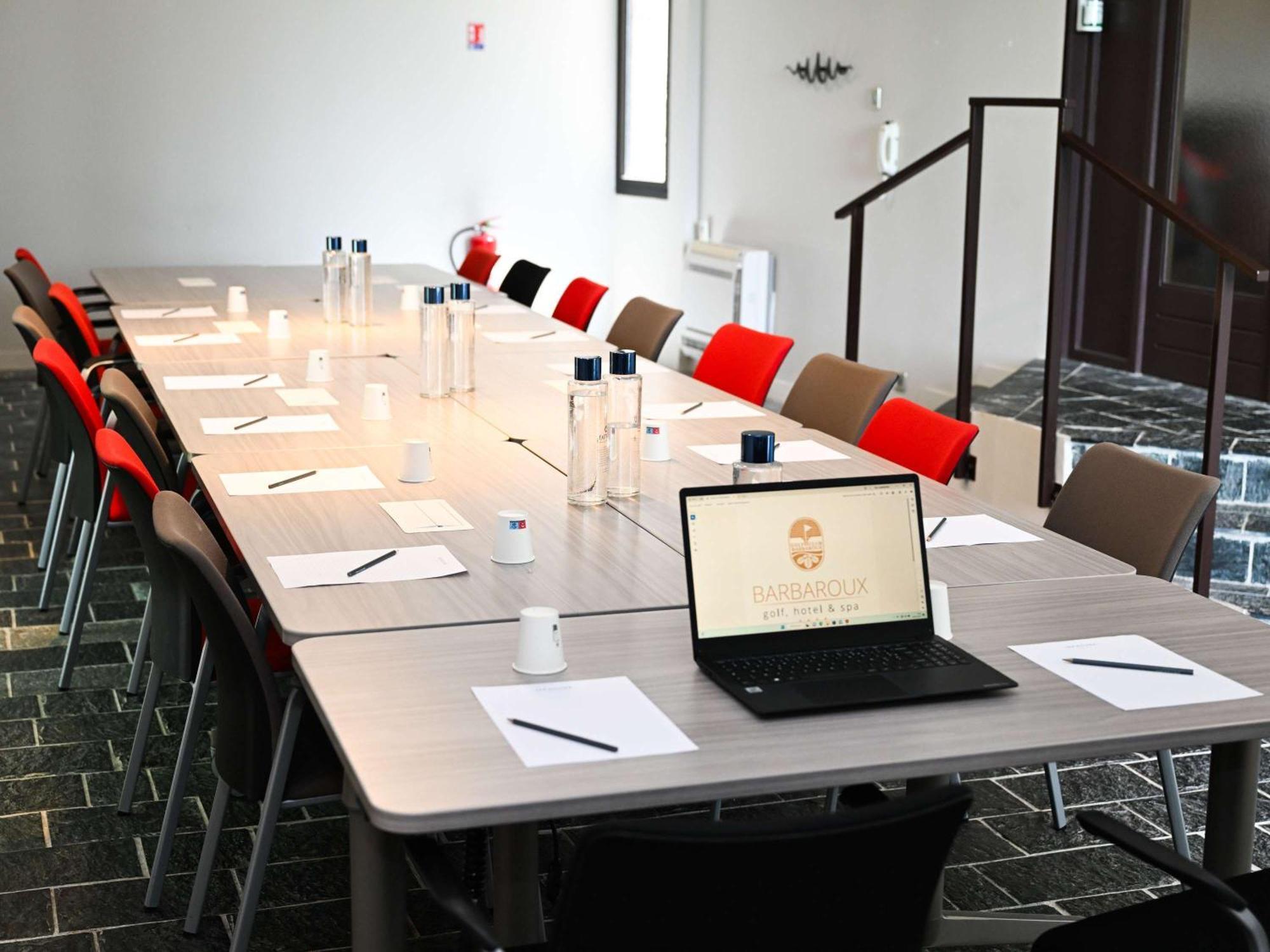Mercure Brignoles Golf De Barbaroux & Spa Bagian luar foto